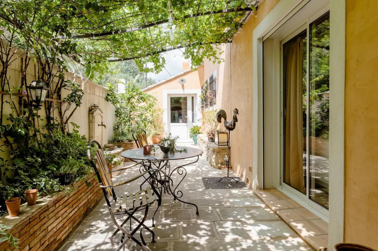 Agreable Chambre D'Hotes Avec Piscine Bed and Breakfast Le Beausset Esterno foto